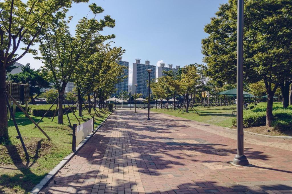 Ramada Encore By Wyndham Busan Haeundae Dış mekan fotoğraf